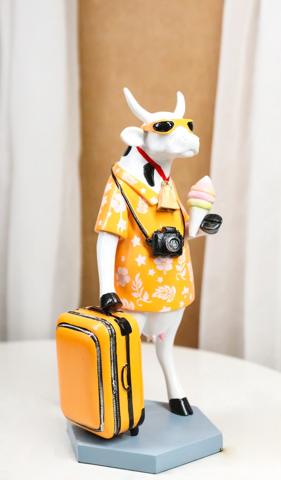 Cow Parade Mile High Traveler Vacation Cow With Luggage Collector's Figurine