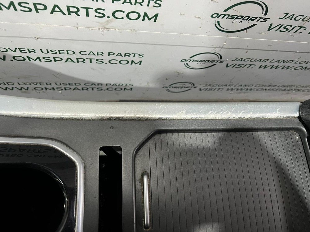 RANGE ROVER EVOQUE L538 CENTRE CONSOLE WITH ARMREST
