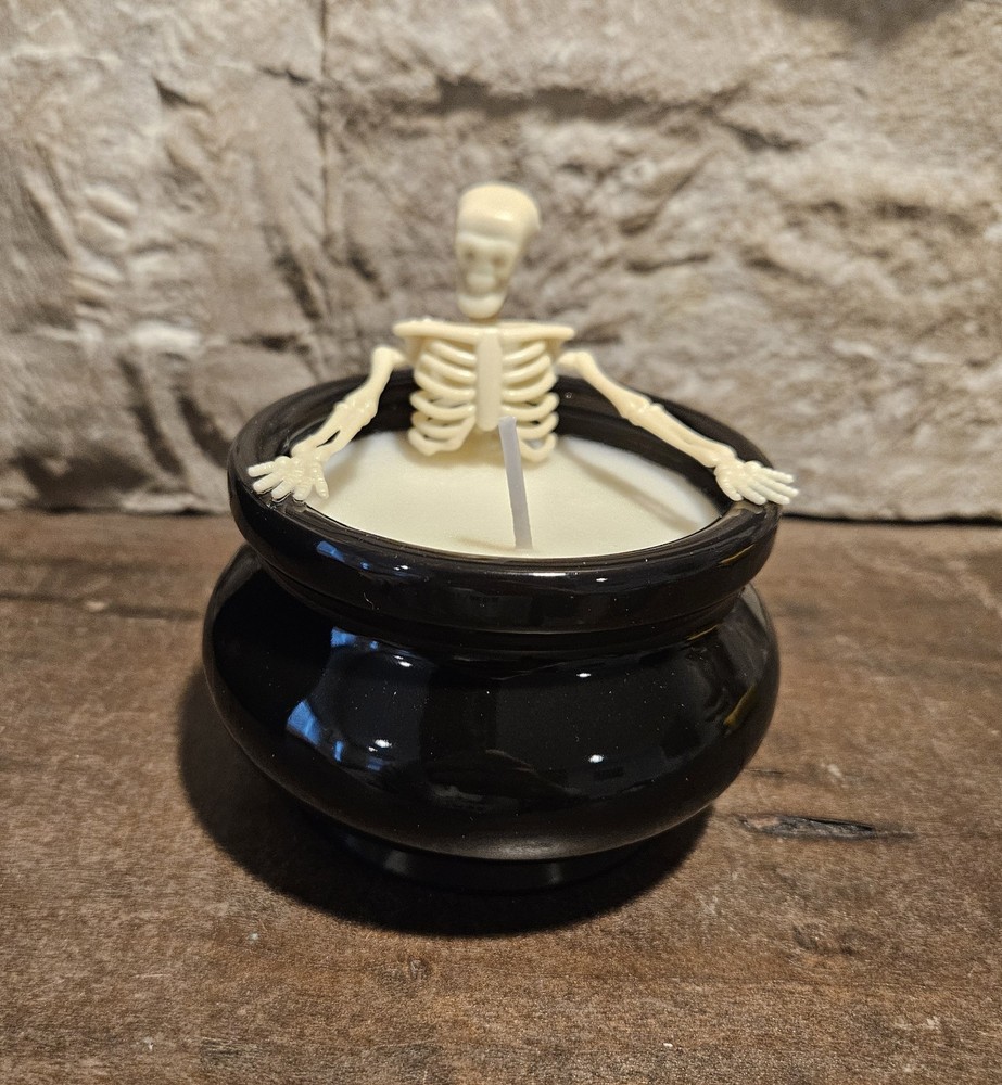 *NIB* Halloween Skeleton Gothic Candle!