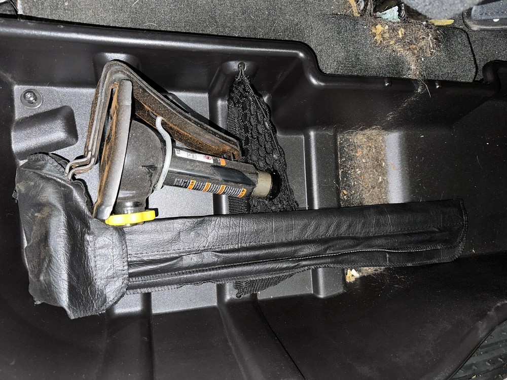 14-25 CHEVY SILVERADO 1500 Jack Assembly W/ TOOLS