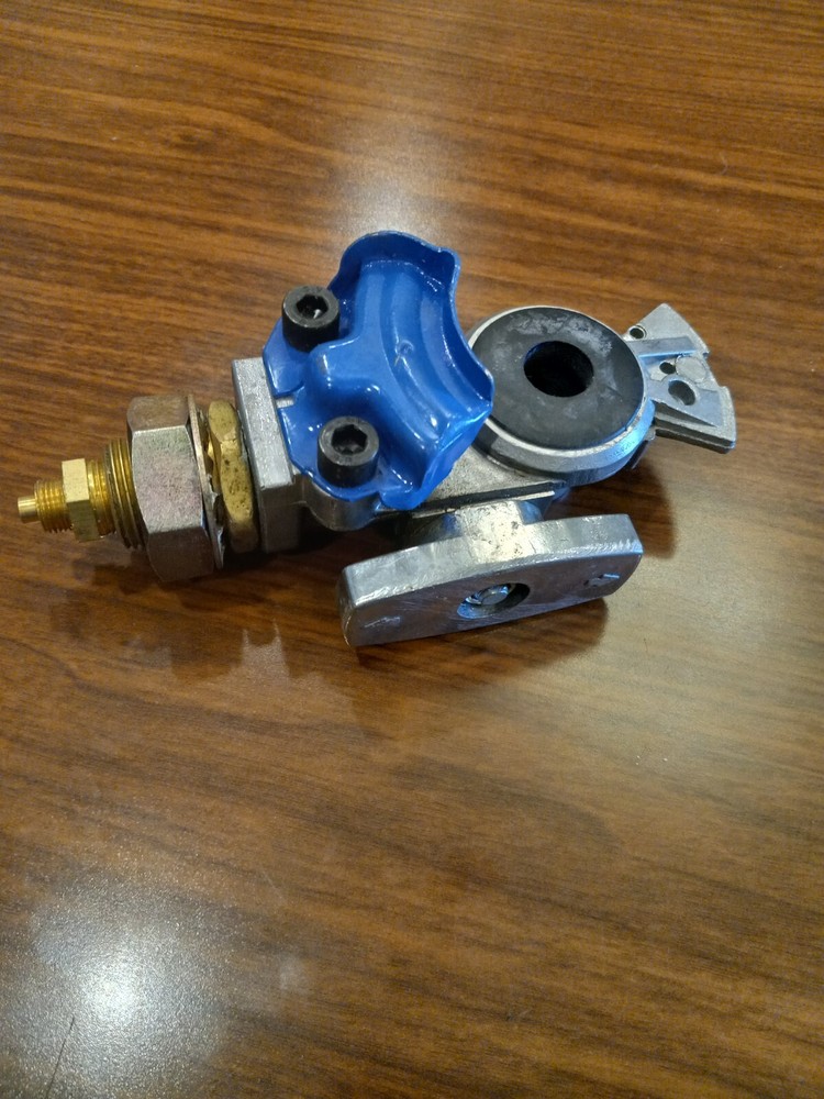 BLUE BULKHEAD SERVICE GLADHAND WITH SHUT OFF
