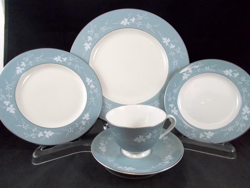 Royal Doulton Reflection 5 Piece Place Setting TC1008