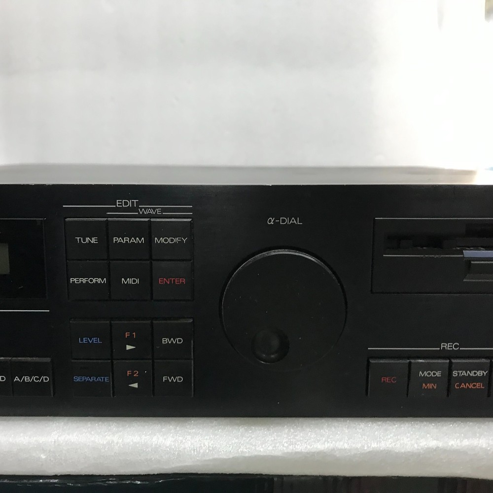 Roland 220s Digital Sampler