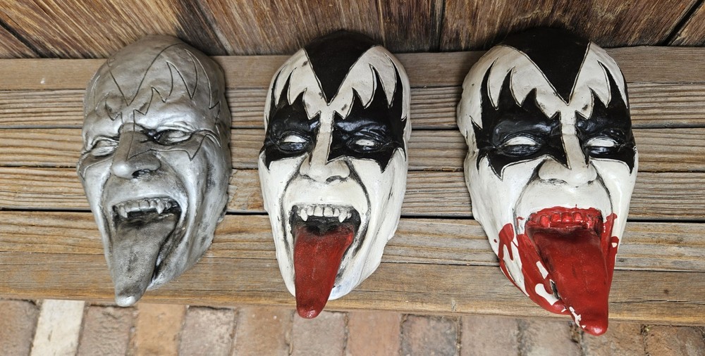 Rare Kiss Memorabilia 3 Gene Simmons Promo Ceramic Masks Read