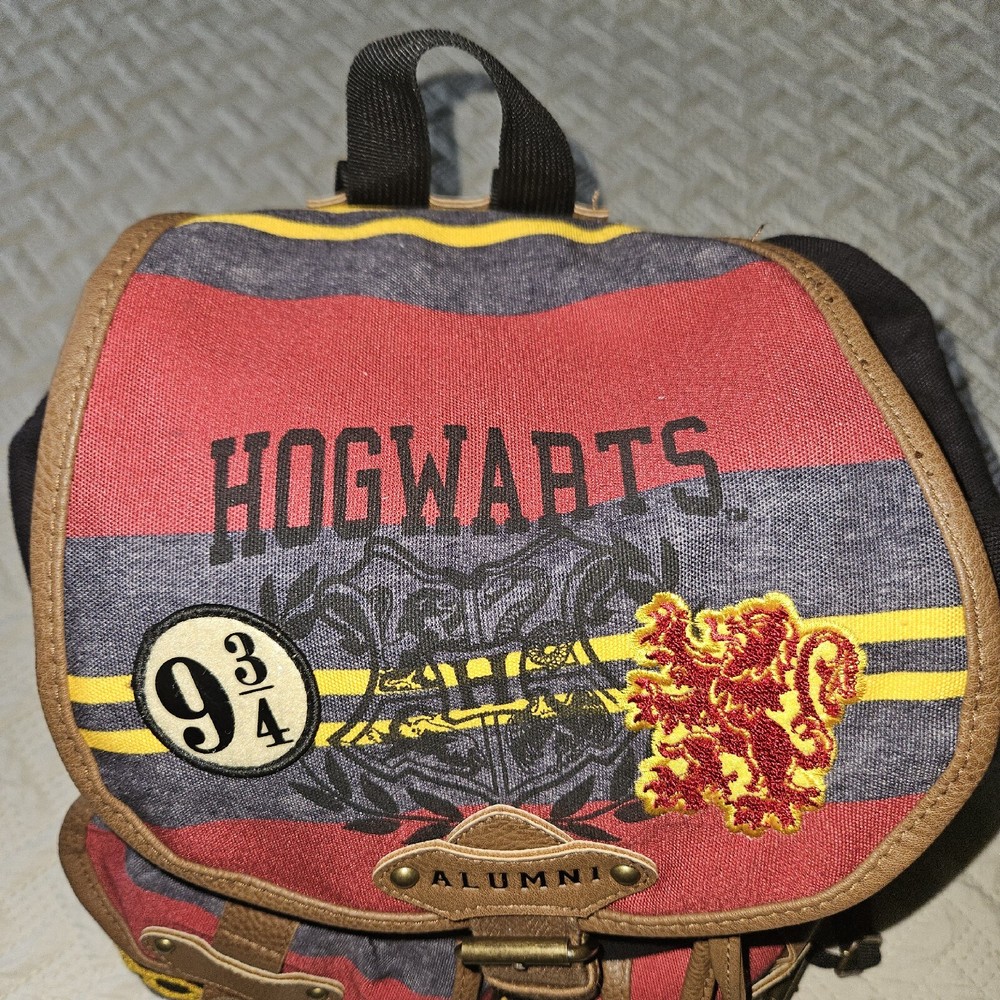 Harry Potter Hogwarts Alumni Satchel Backpack Excellent Condition