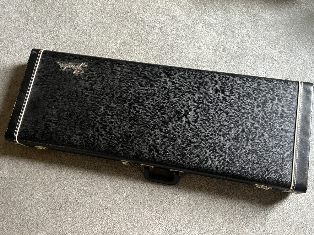 Fender Reissue ? Stratocaster Telecaster guitar case