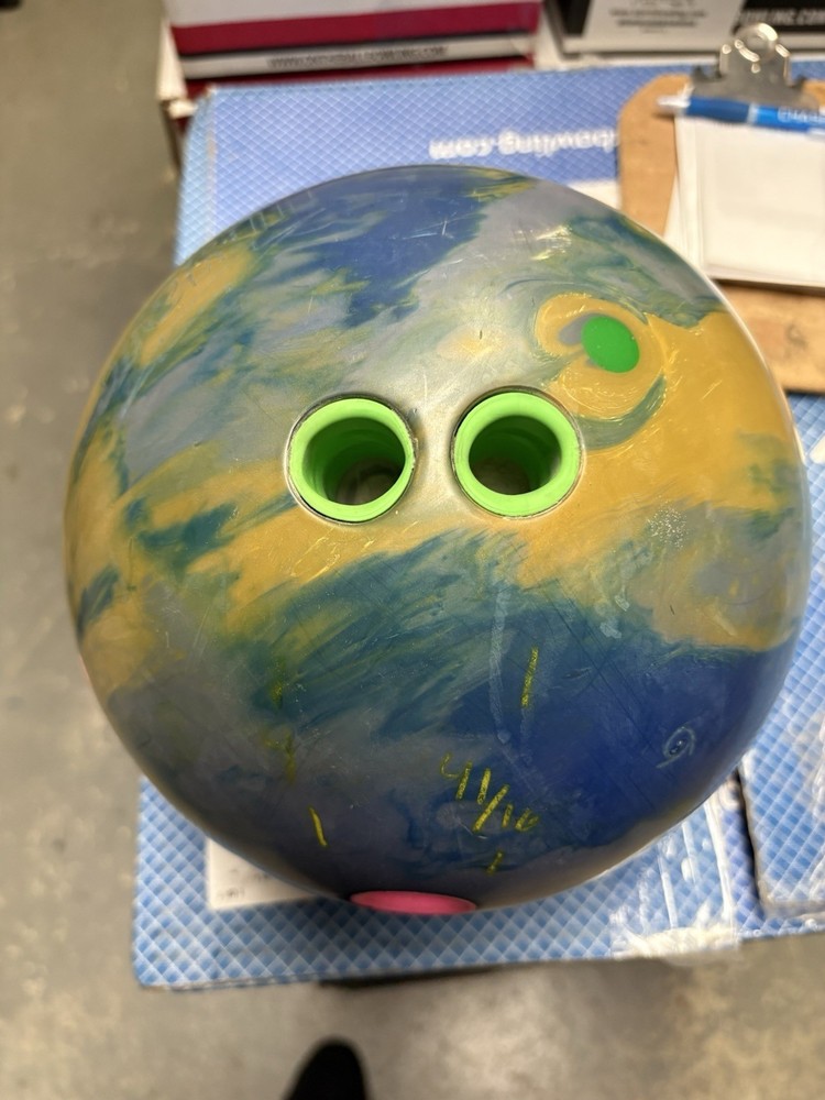Used Storm Summit Bowling Ball 15 Pounds