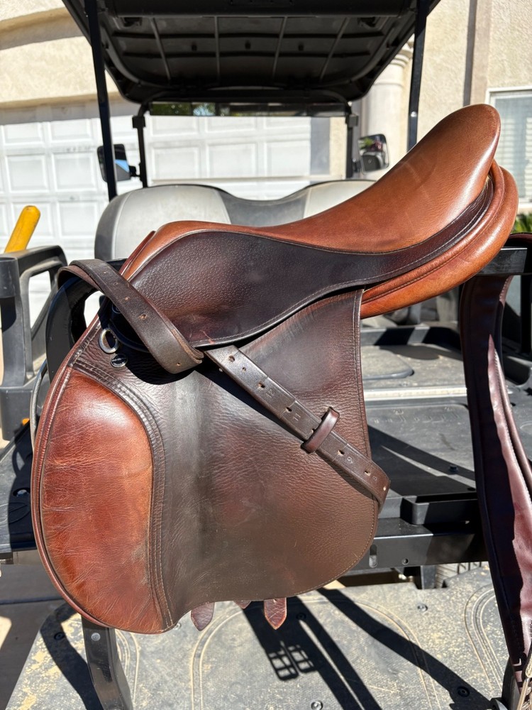 TAD COFFIN SMART-RIDE PERFORMANCE SADDLE WITH FORWARD FLAPS SIZE 16