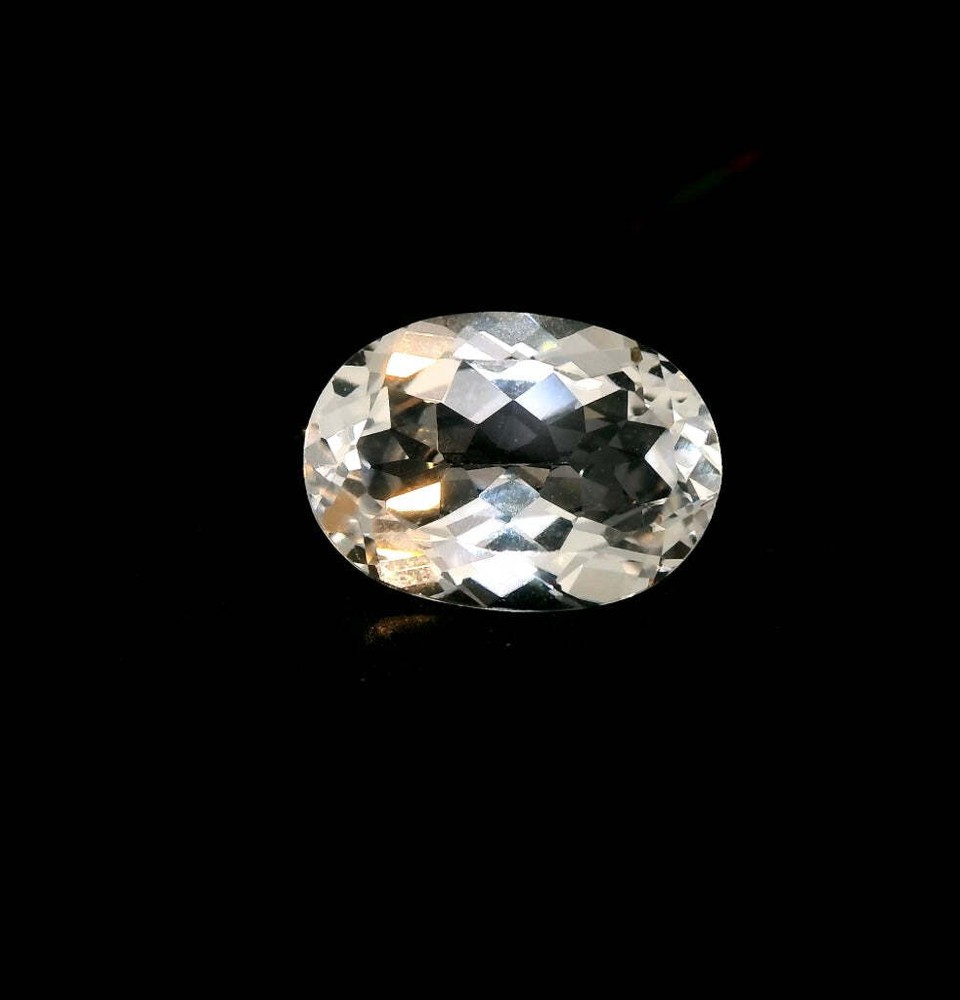 White Topaz OV 10x14mm