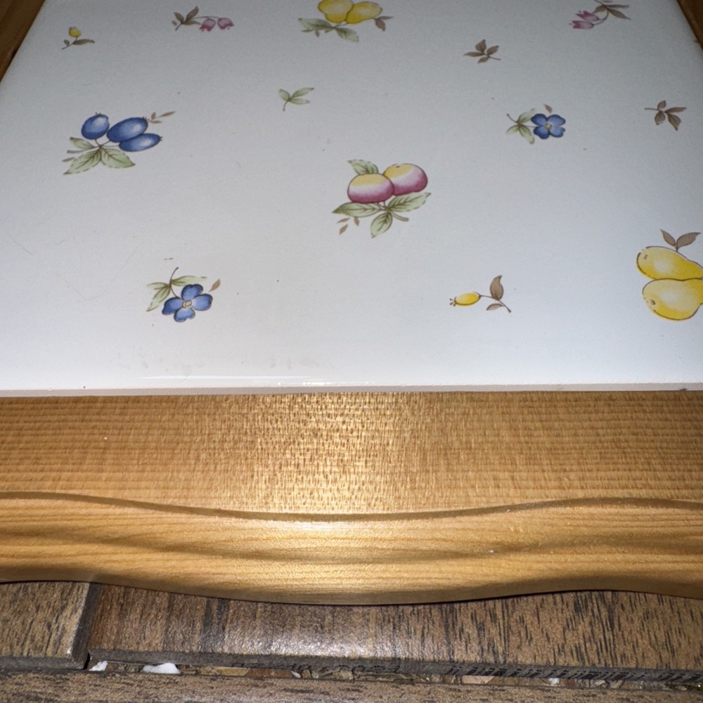 Fruit Chintz 8 inch trivet’s set with ceramic tile