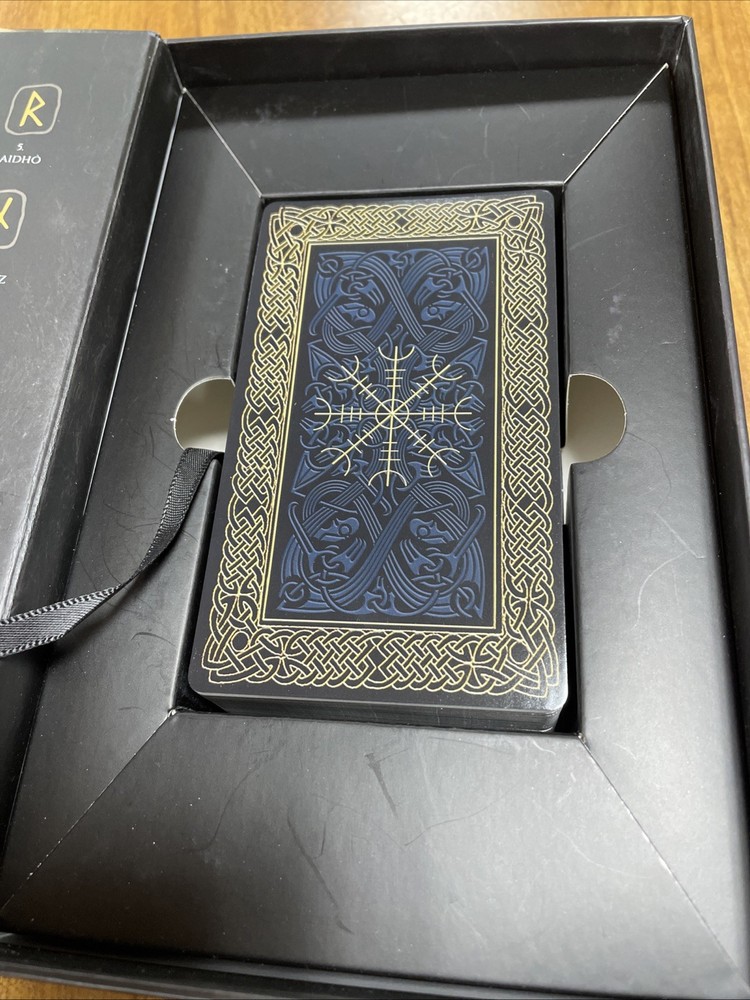Runic Tarot Deck: 78 Tarot Cards & Guidebook