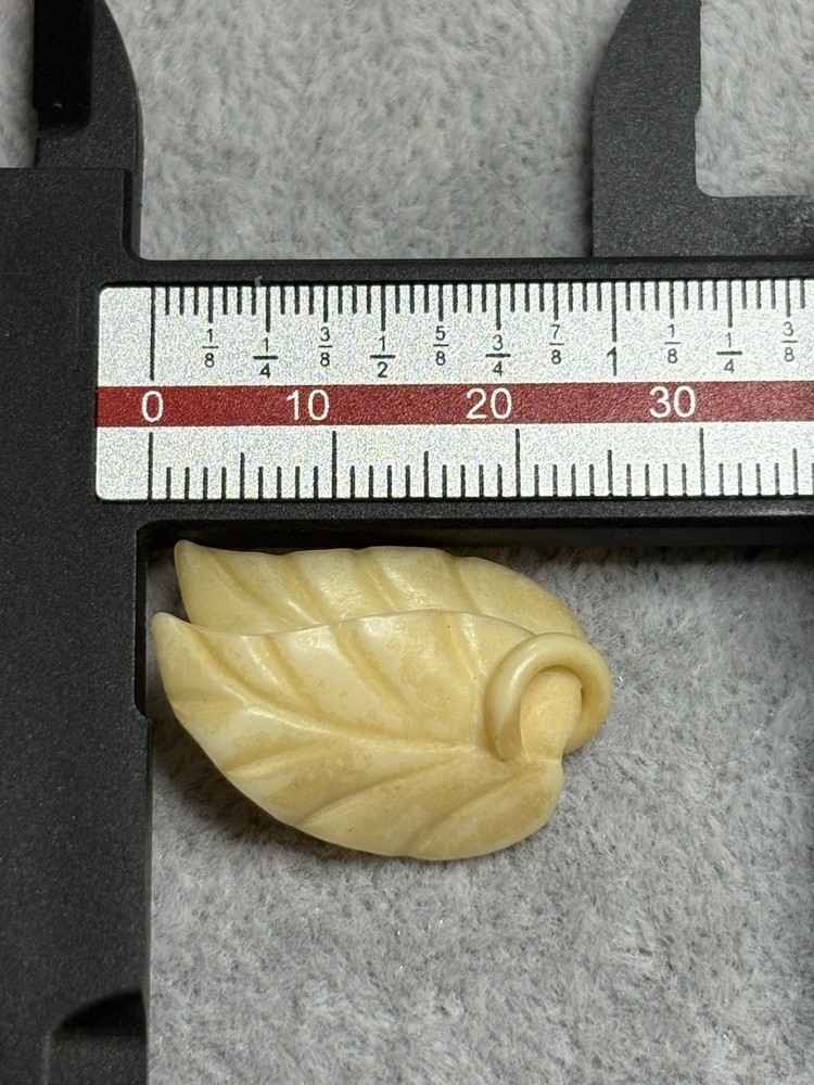 Vintage Celluloid Leaf Button by Marion Weeber, Realistic