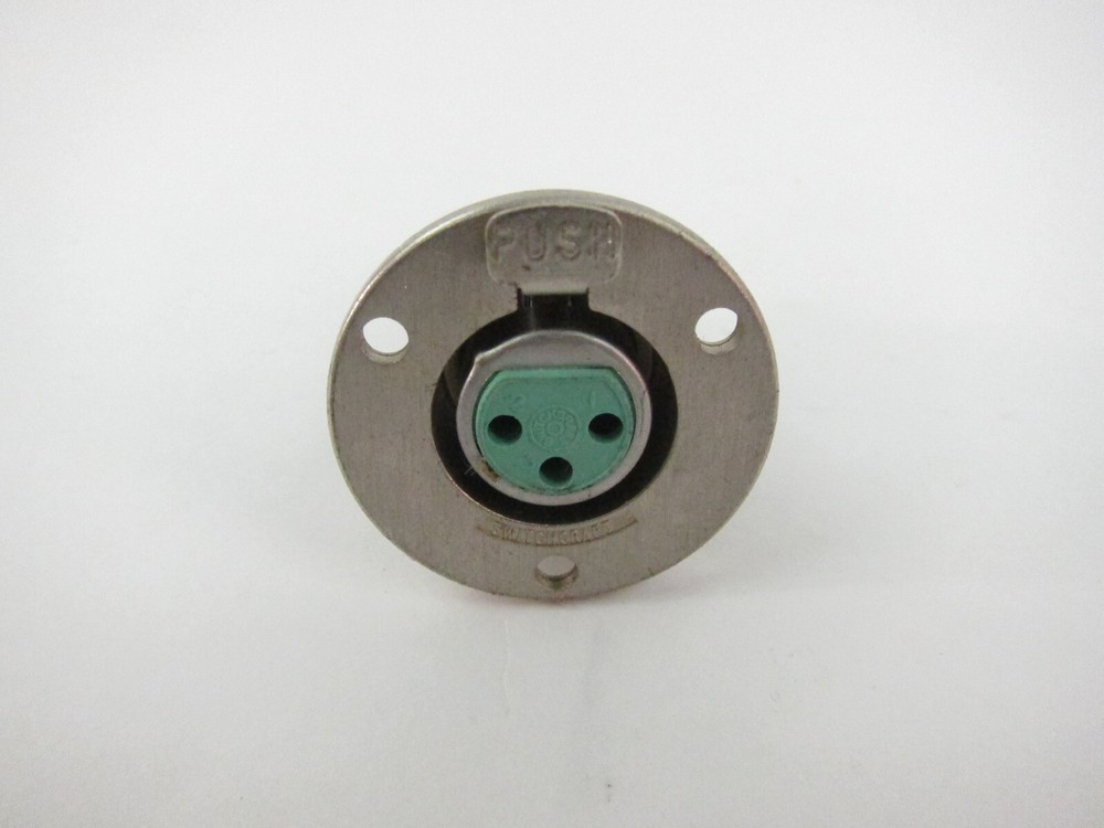 NEW Switchcraft C3F Chassis Mount Receptacle