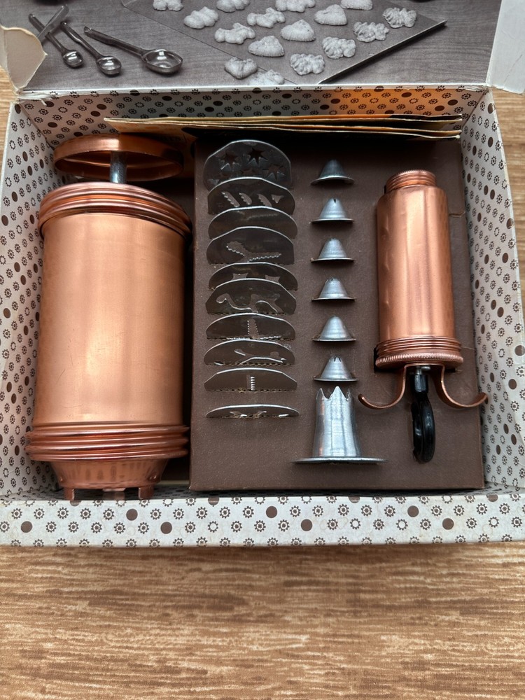 Sears Cooky Press & Cake Decorator Complete EUC