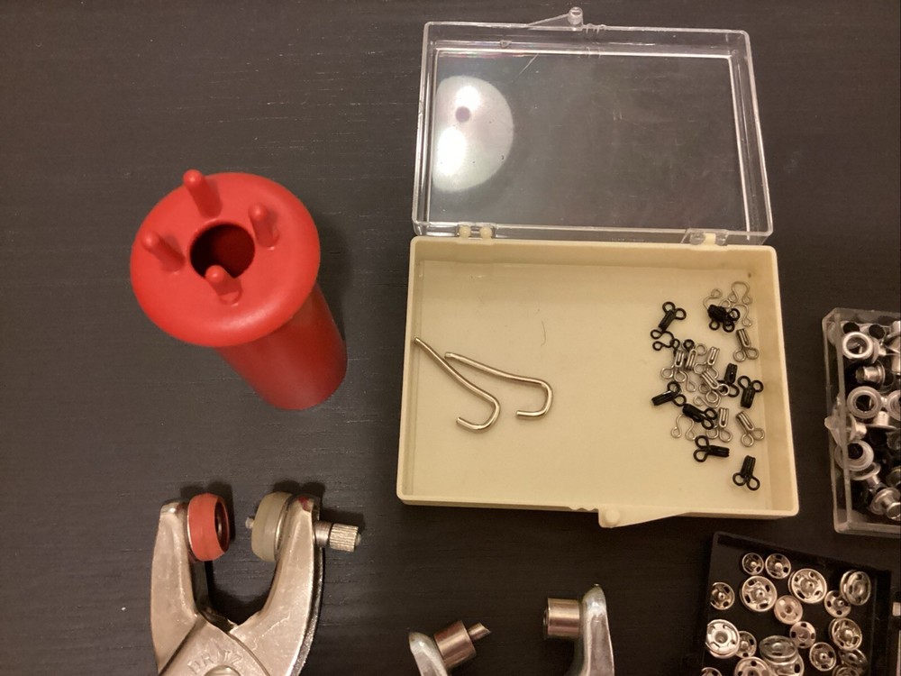 Misc Vintage Fabric Leather Tools Grommet Eyelet Kit with Setting Tools