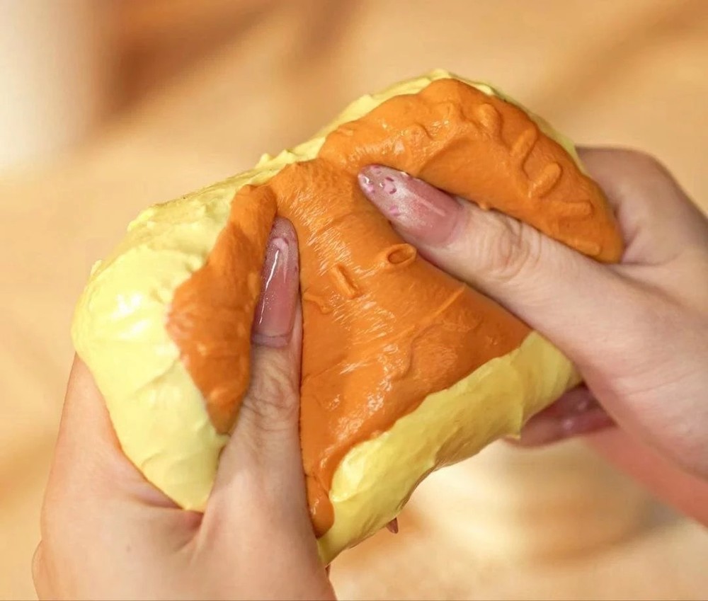 Mellojoy Caramel Cream Cookie NEW!!