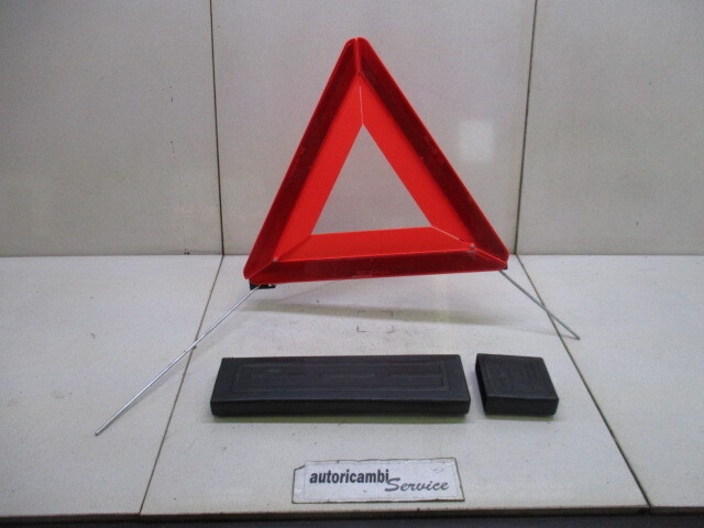 Triangle Ford Focus SW 1.6 D 80KW 5M 5P (2010) replacement used