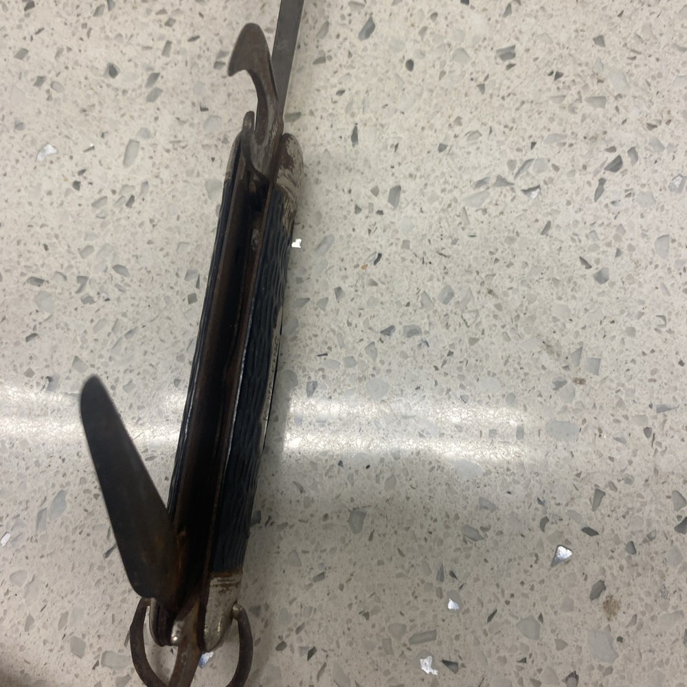 Imperial Knife Co Kamp King Needs Cleaning And Has Condition Issue On One Scale