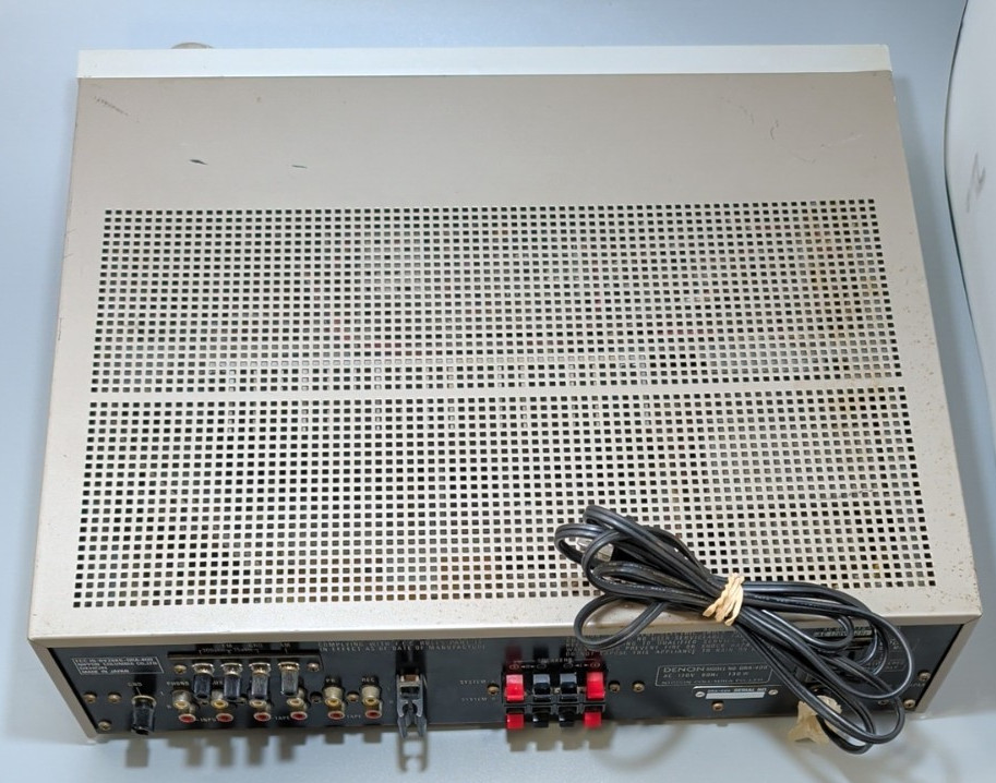 Denon DRA-400 Precision Audio Component/Tuner Amp. Powers On