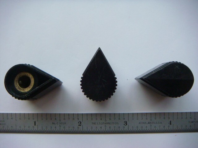 ONE Lot 26 single Set-Screw BLACK Pointer Knobs MS91528 type -- Likely Used