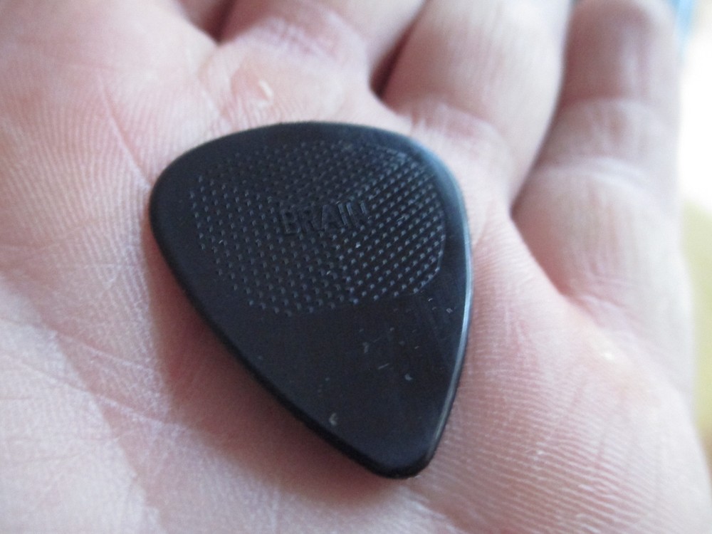 20 SNARLING DOGS BRAIN GUITAR PICKS 351 TYPE in BLACK - MEDIUM / HEAVY .88 mm