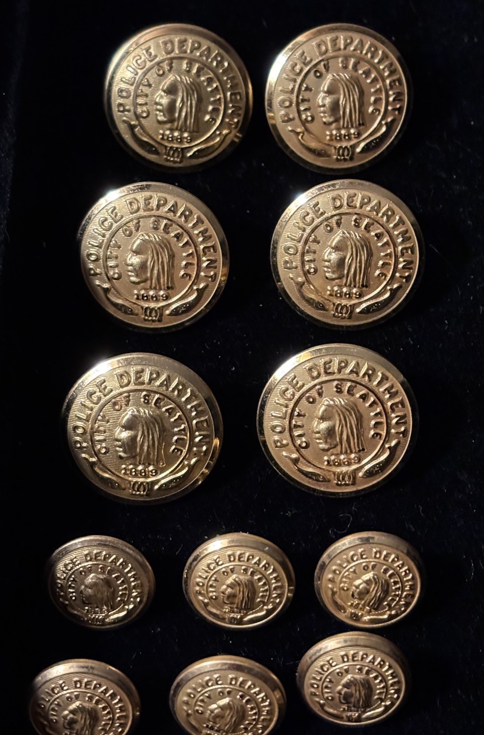 Waterbury Brass Buttons Seattle Washington Police Department Full Set