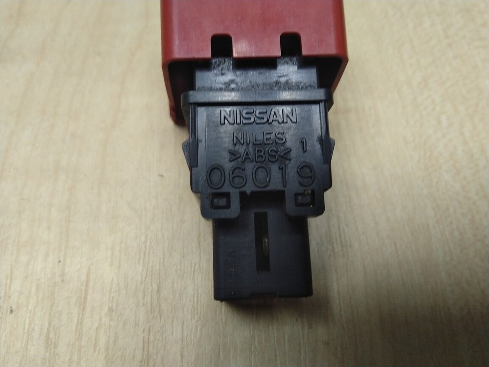 06019 Nissan Micra (k12) warning light switch button 2003-2010