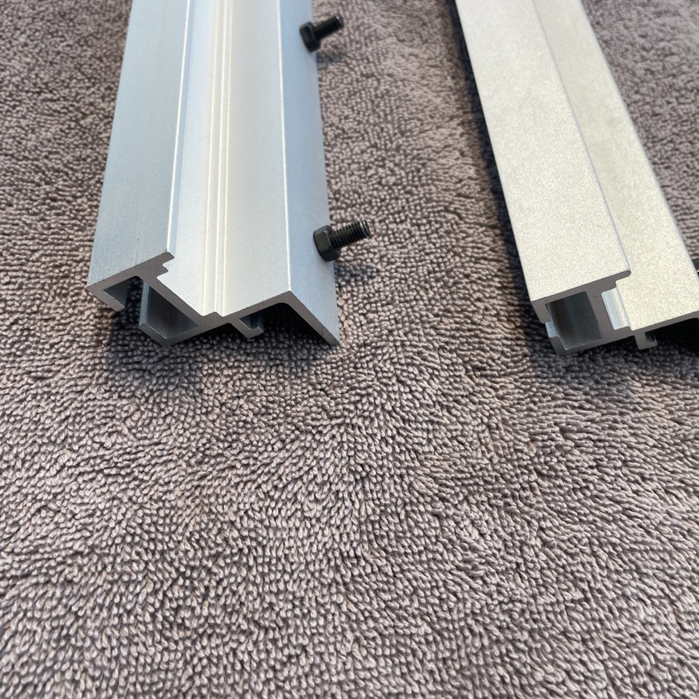 A25RT03 Router Table Aluminum Featherboard Rails ** NO HARDWARE **
