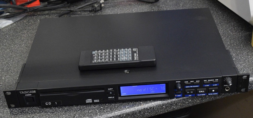 TASCAM CD-01U RACK MOUNT CD PLAYER WITH REMOTE CONTROL CD01U
