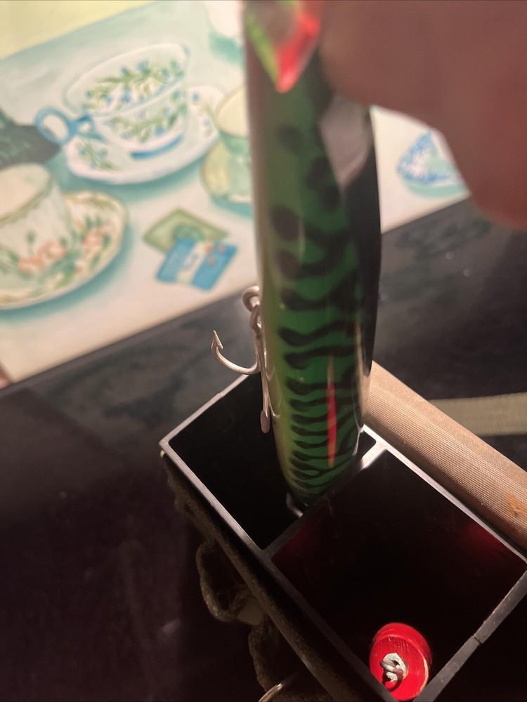 FISHING BELT LURE CASE