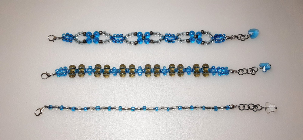 HANDMADE ADJUSTABLE STAINLESS 3 PC BLUE & GRAY GLASS BEADED BRACELETS