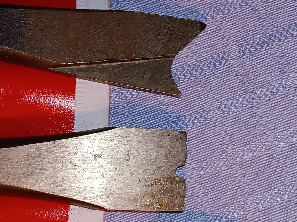 P t c six piece air chisel , set. Q Quick change.