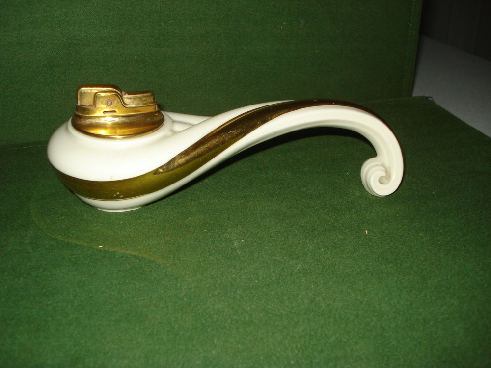 1956 RONSON LIGHTER KNOWN AS "FANTASY", NICE SHAPE.