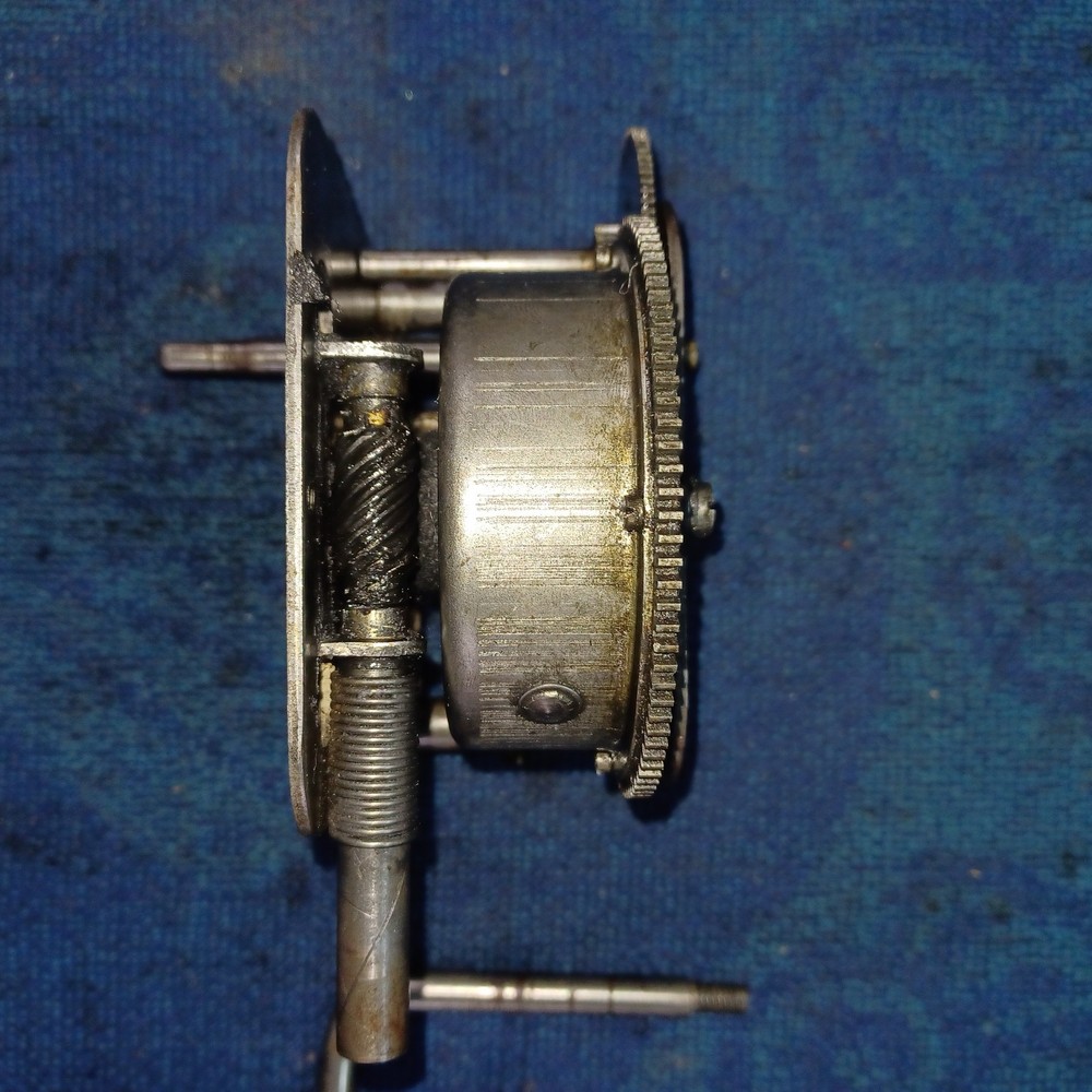 PHONOGRAPH SINGLE SPRING MOTOR***MOTOR REBUILT***UNKNOWN BRAND