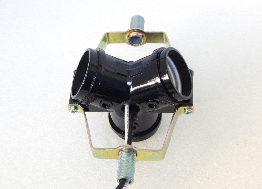 3-Light Phenolic Medium Base Cluster Socket (Switchless)