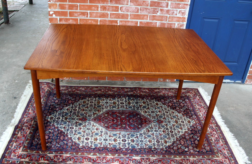 Mid Century Extended Leaf Dining Table