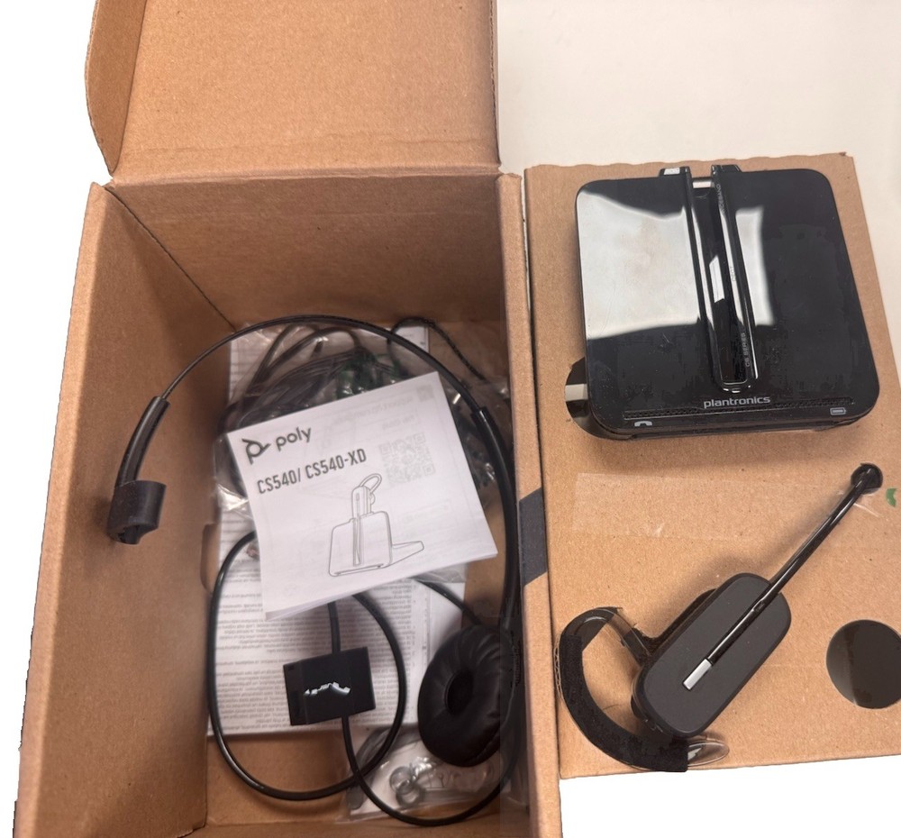 New Plantronics CS540 Wireless Headset System Black Complete In Box 84693-01