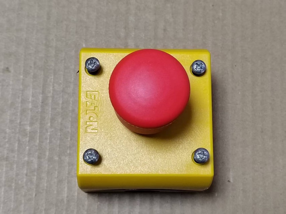 1PCs Emergency stop button M22-PV/KC11/IY
