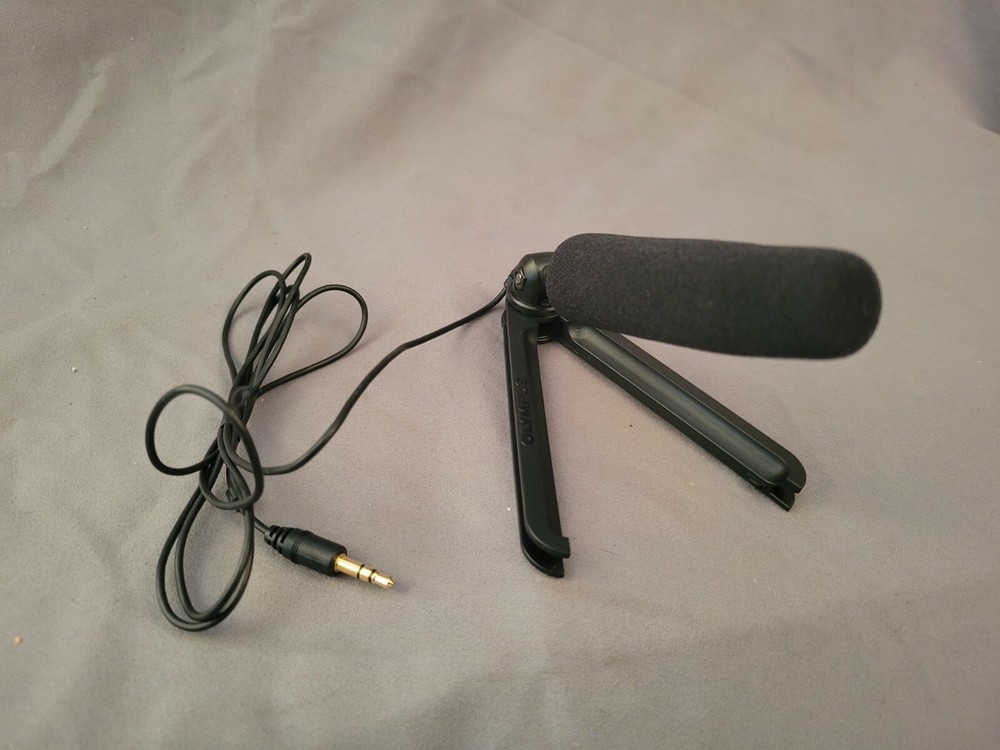 Microphone - Compact Zoom Microphone - ME32 - Nice!