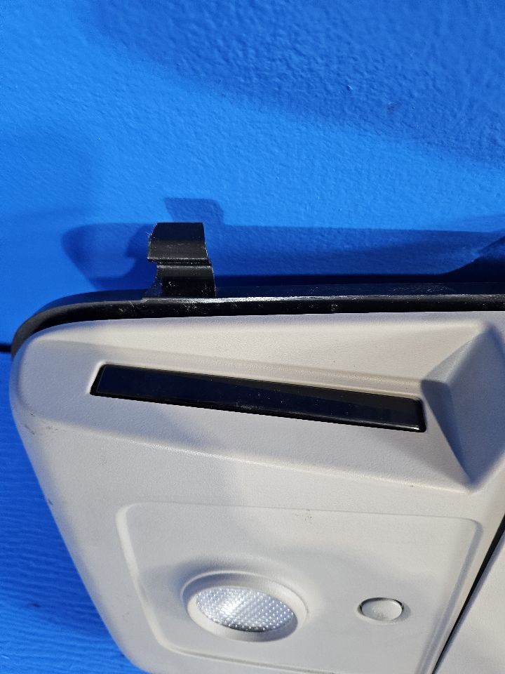 TRAVERSE 2012 Console Rear LIGHT 6893