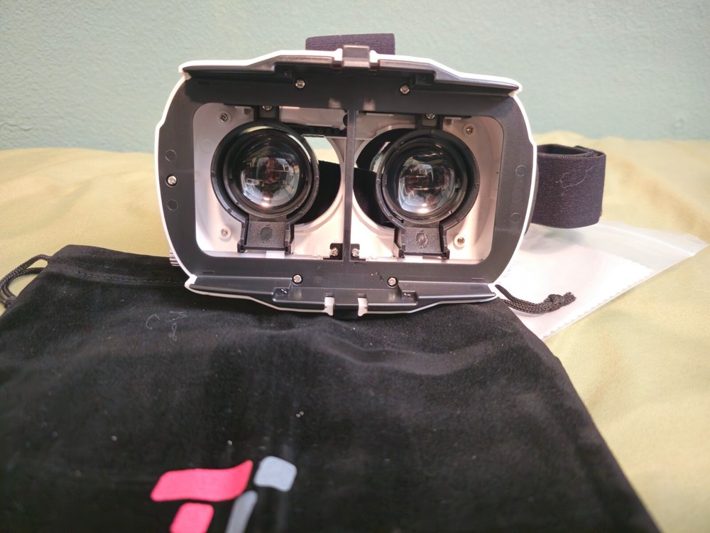 TaoTronics 3D VR Headset with Magnetic Trigger Lightweight VirtualRealityGlasses