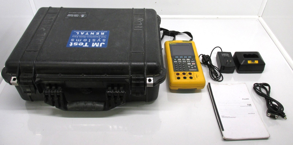 Fluke 744 Documenting Multifunction Process Calibrator Ver 3.03 W/Battery, RDEQ