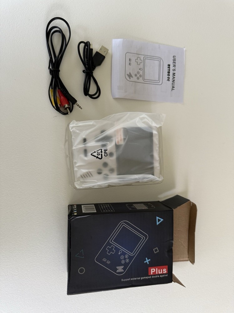 Gamebox PLUS Handheld 400 in 1 WHITE