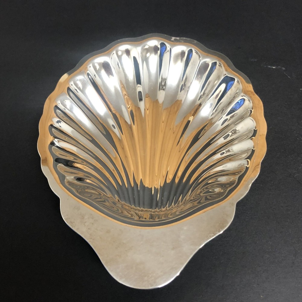 Vintage ONEIDA Silversmith Shell Shaped Candy/Bon Bon Bowl