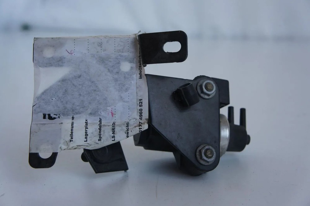 Genuine BMW E87 E46 E90 E91 E92 E93 E39 E60 Pressure Converter 11747796634