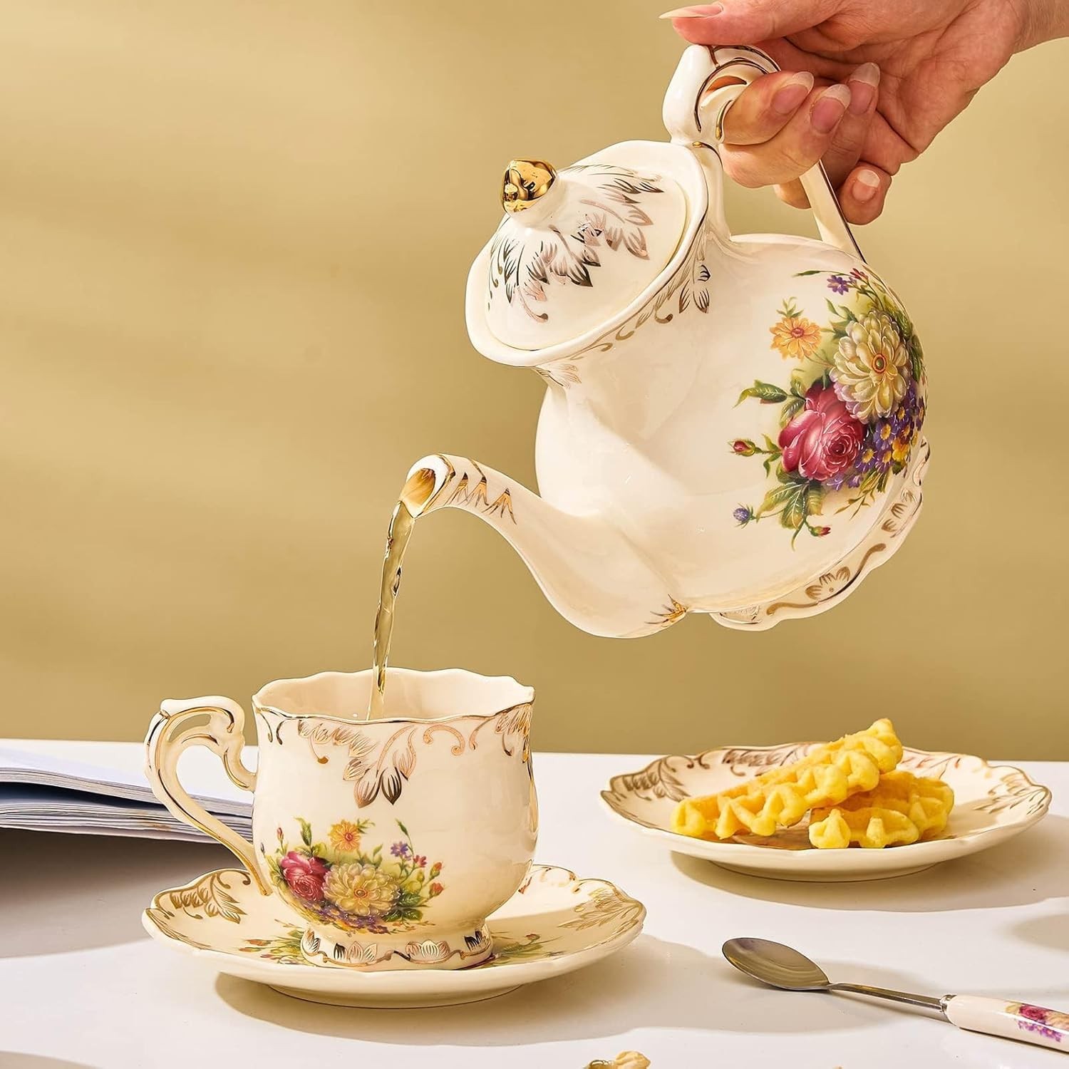 Ceramic Tea Pot 25 OZ/3 Cup Small Ivory Vintage Floral Porcelain Teapot