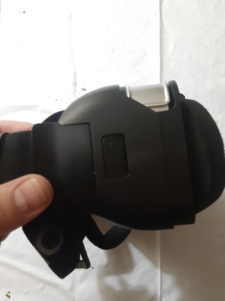 HOMiDO Virtual Reality VR Headset Adjustable Smartphone Compatible, untested