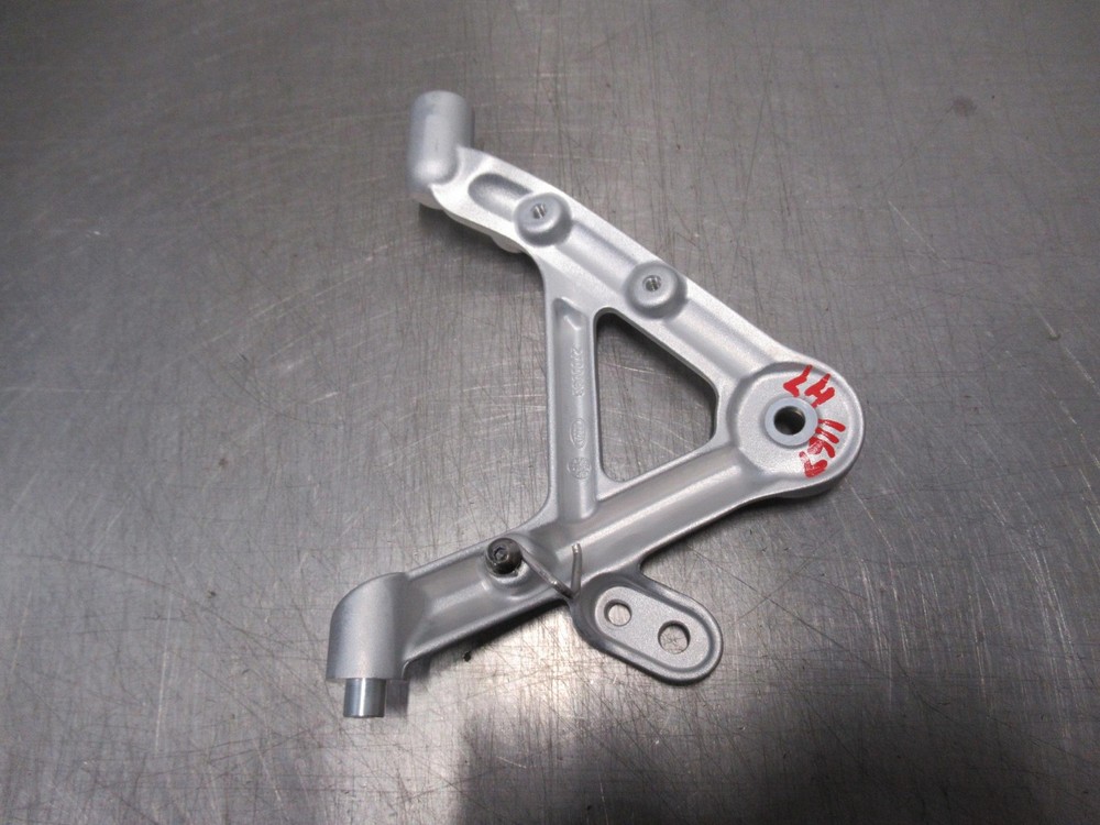 EB1167 2019 TRIUMPH SCRAMBLER 1200 XC LEFT HAND HEADLIGHT BRACKET