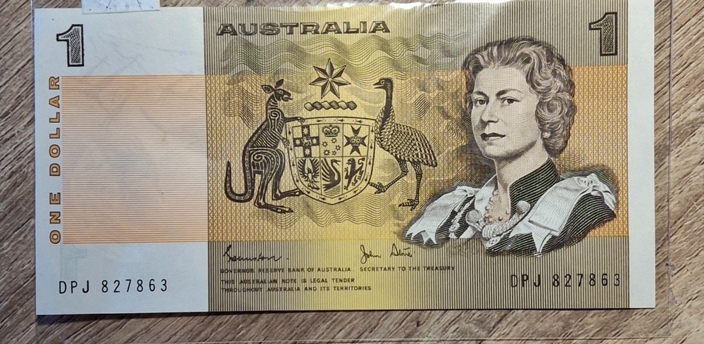 Uncirculated Australian $1 & $2 Notes , Mint Condition. Plastic Sleeved .