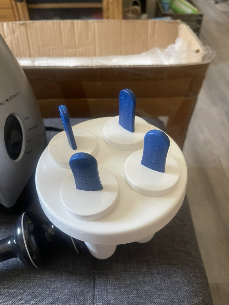 New In Box Cooks Essential Smoothie Maker With Popsicle Maker